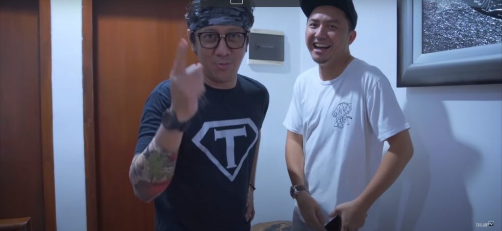 lantai atas rumah artis