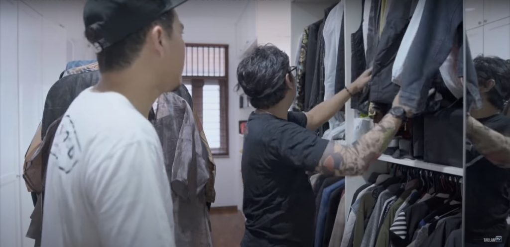 koleksi barang artis