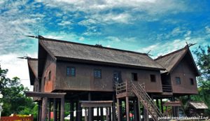 rumah betang uluk palin