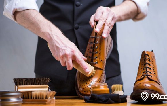 cara merawat sepatu