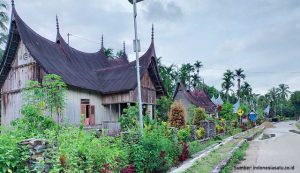 desa adat indonesia