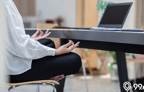 gerakan yoga duduk