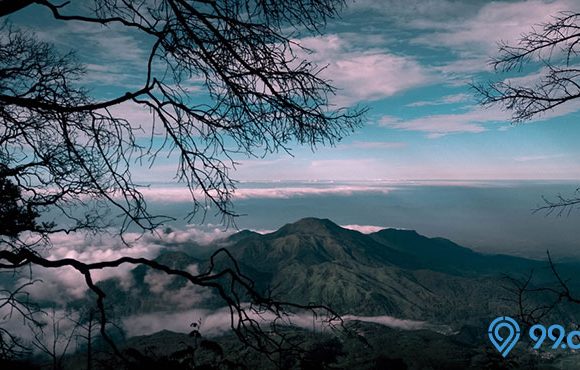 misteri gunung lawu