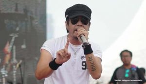 Jarang Terekspos, Ini 8 Potret Rumah Ian Kasela | Megah bak Istana!