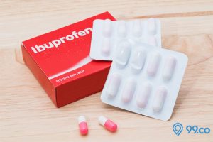 7 Obat Gusi Bengkak Apotek dan Rumahan yang Bisa Atasi Nyeri