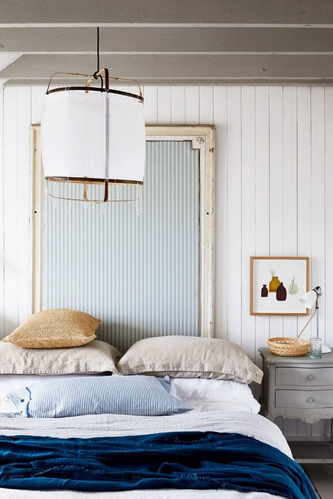 kamar tidur bernuansa lautan dengan sentuhan shabby chic