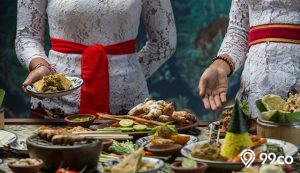 13 Makanan Khas Bali yang Bikin Ngiler. Bukan Cuma Sate Lilit!