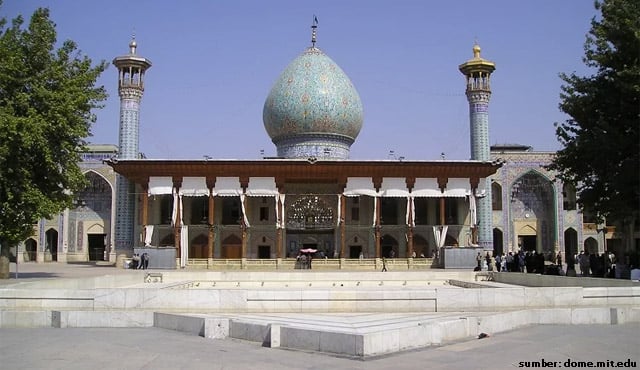 masjid unik Shah Cheragh
