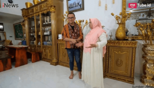 Potret Mewah Rumah Mamah Dedeh yang Bernuansa Emas
