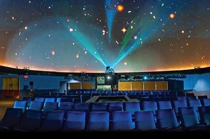 tempat wisata di jakarta planetarium