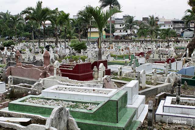 Arti Mimpi Pindah Rumah Dekat Kuburan Sekitar Rumah