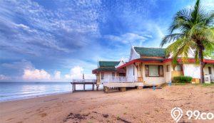 rumah dekat pantai