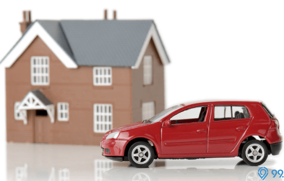 rumah atau mobil