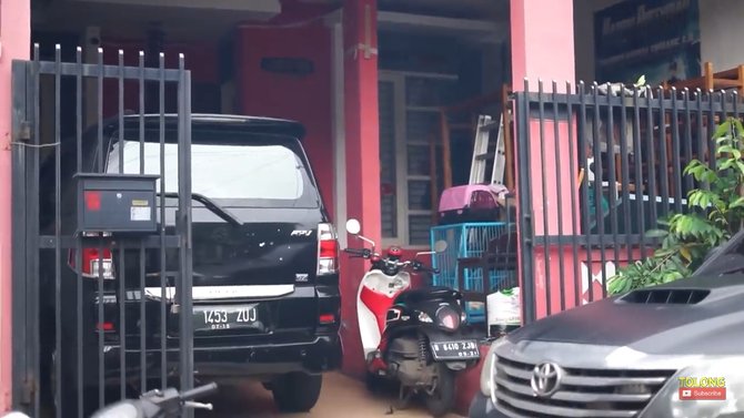 tampak luar rumah daus mini